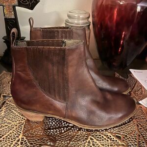 Ecco boots size 40